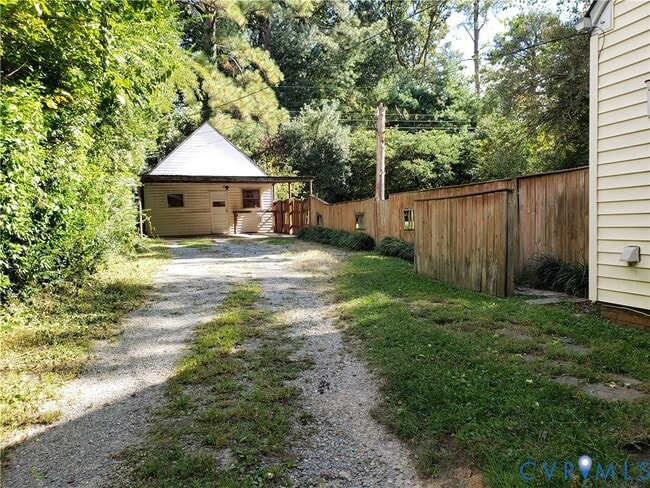 Photo - 1319 Devers Rd