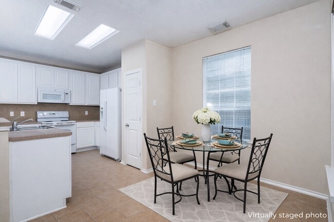 Photo - 207 N Burberry Park Cir