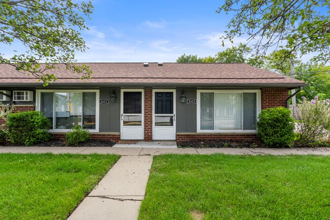 Photo - 2431 Normandy Rd