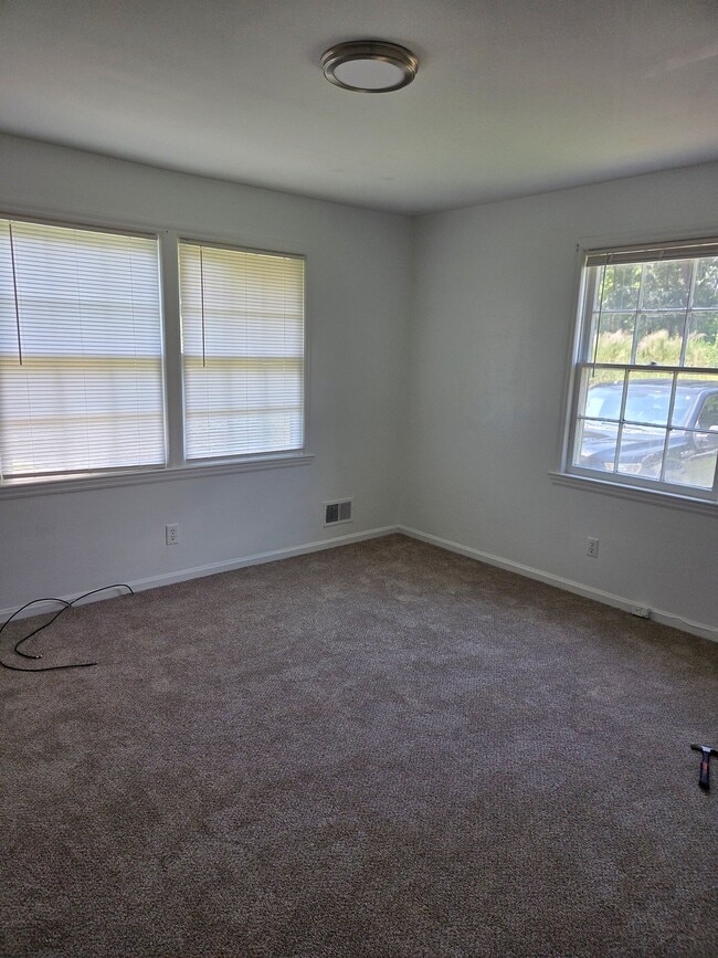 2114 Apple Valley Rd Unit B