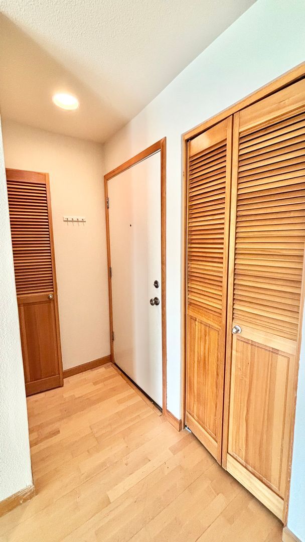 Building Photo - Stunning 3rd-Floor Condo at McCormick Pier...