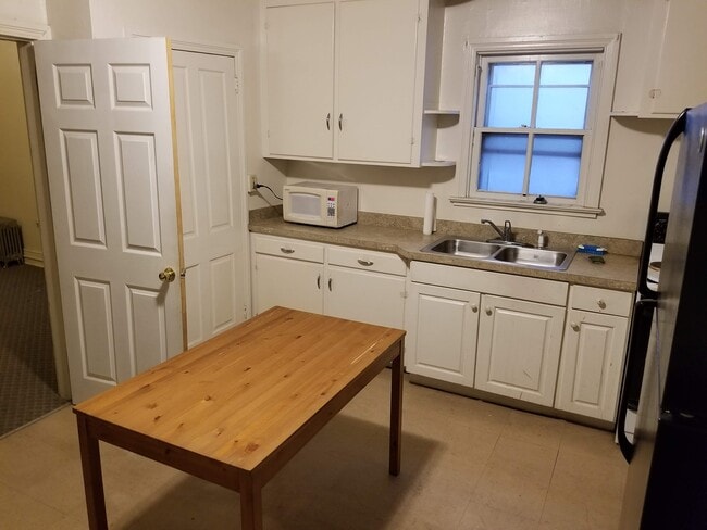 Photo - 982 Wayne Ave