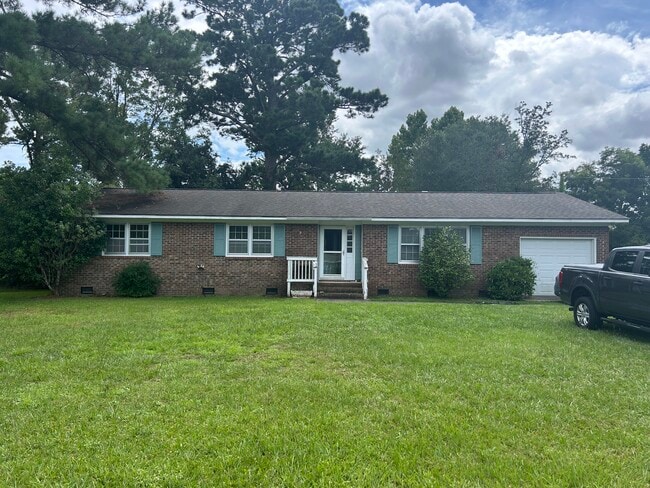 Building Photo - 126 Jamaica Dr Rental