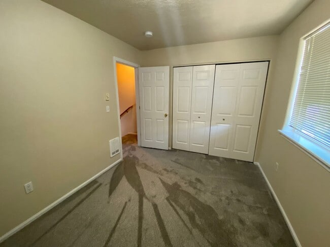 Photo - Remodeled 2 Bed 1.5 bath Springfield apartment Unit 270 s 41st place #6
