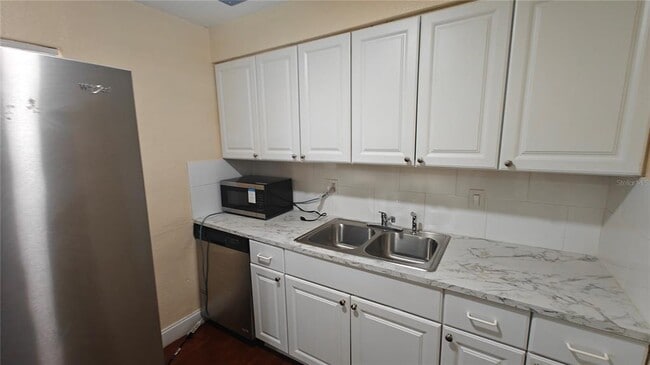 Photo - 6918 Ravenna Ave