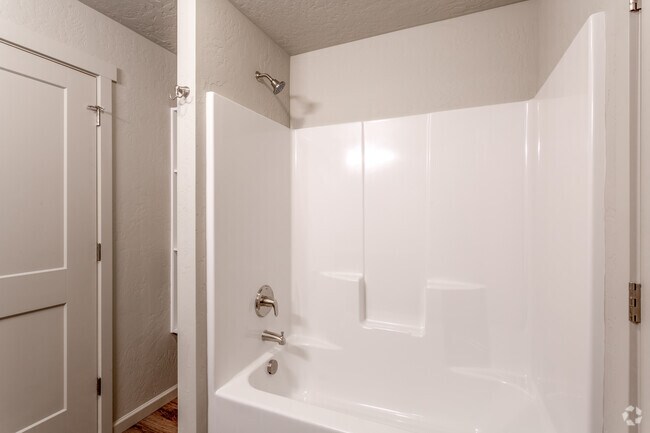 2HAB, 1BA - 844 - 908&nbsp;ft² - River Trail Apartments