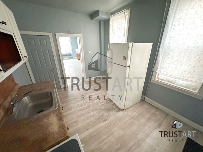 Photo - 3115 Custer St