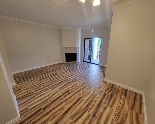 Photo - 7025 Holiday Dr