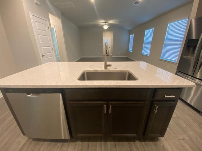 Photo - 10301 Mager Ln