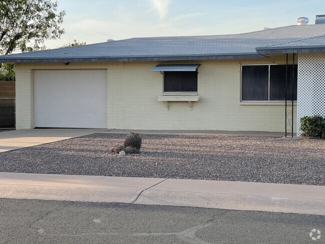 Building Photo - Albany Duplex Unit 6046 E Albany Rental