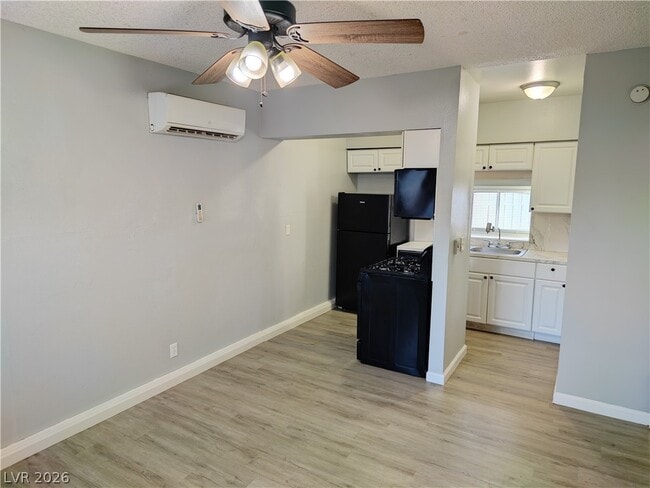 Building Photo - 4619 Garden Pl Unit Casita