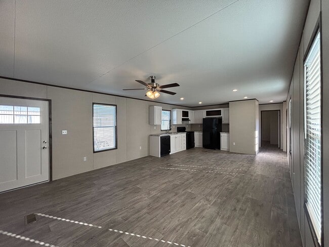 Photo - 204 Linda St