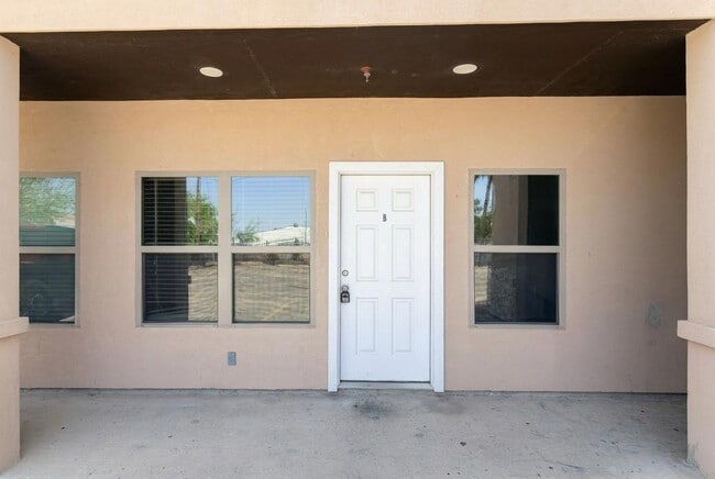 Building Photo - 5601 Cuenca Dr Unit B