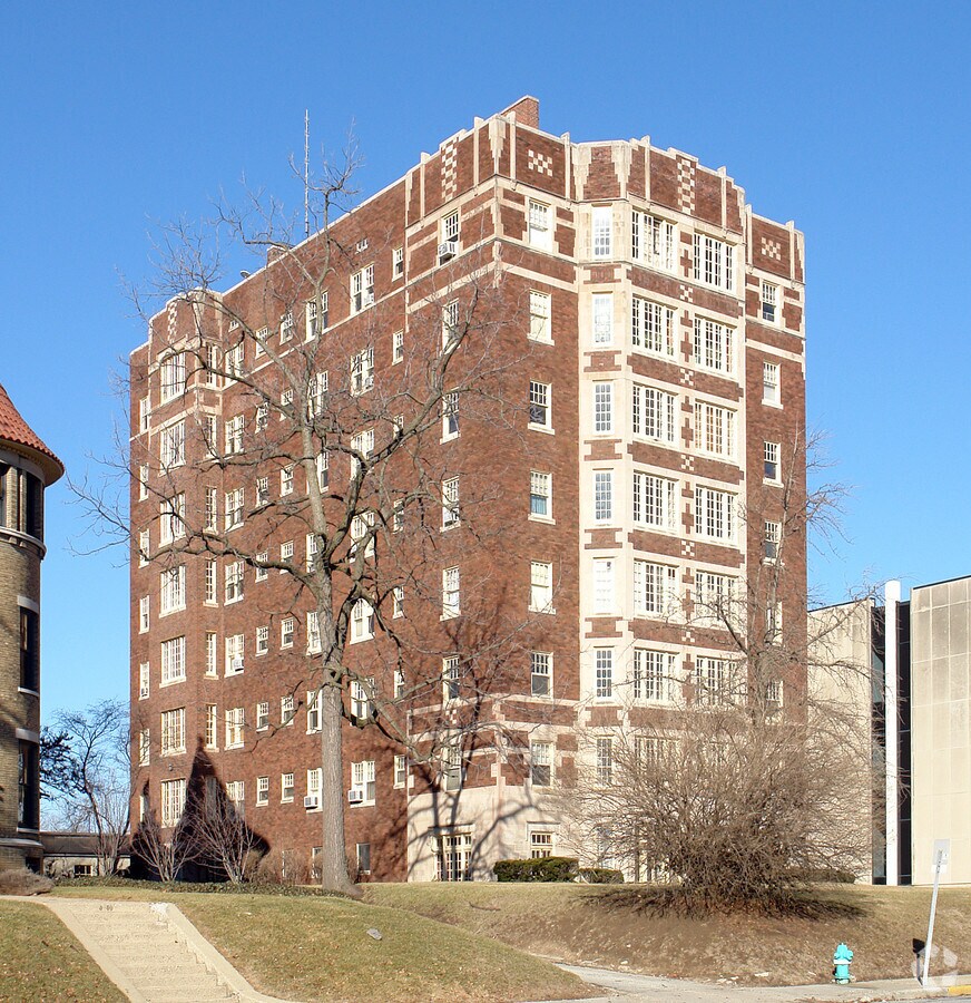 The Drake - The Drake Apartments