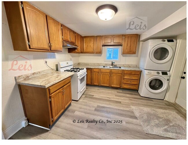 Photo - 301 E Canal St