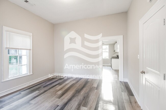 Photo - 722-726 6 Ave