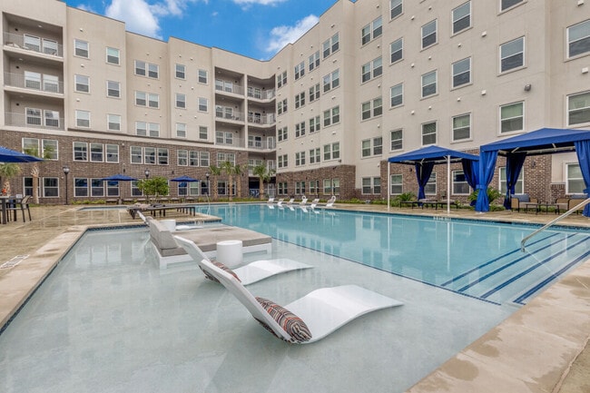 Building Photo - Cove at Galveston Yacht Basin Rental