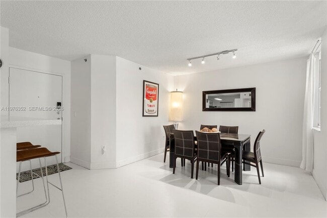 Photo - 19555 E Country Club Dr Unit 8208