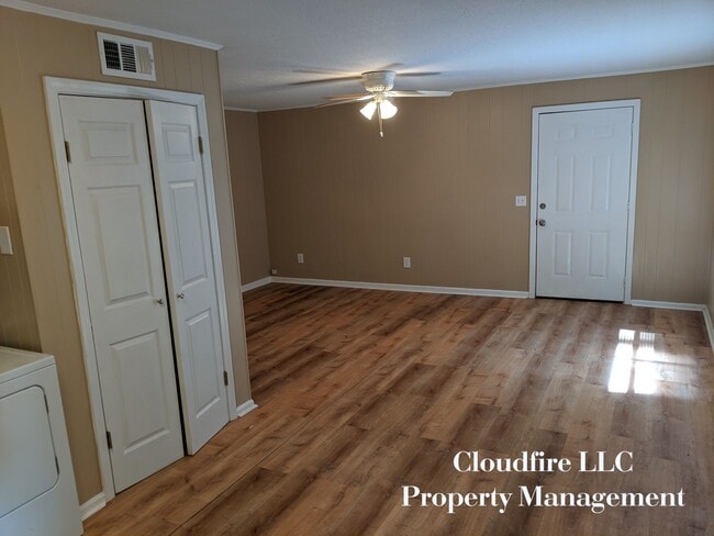 Photo - 224 James Cir