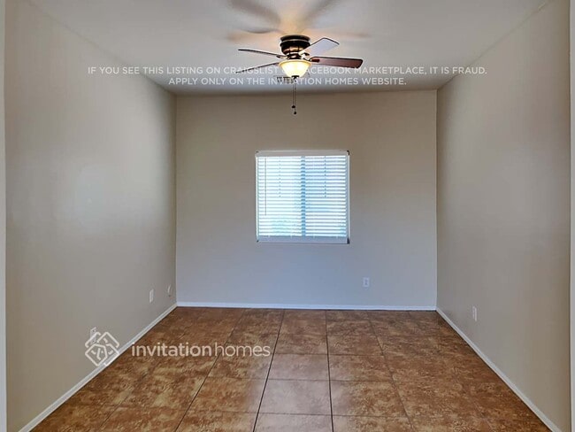 4610 E Laurel Ct