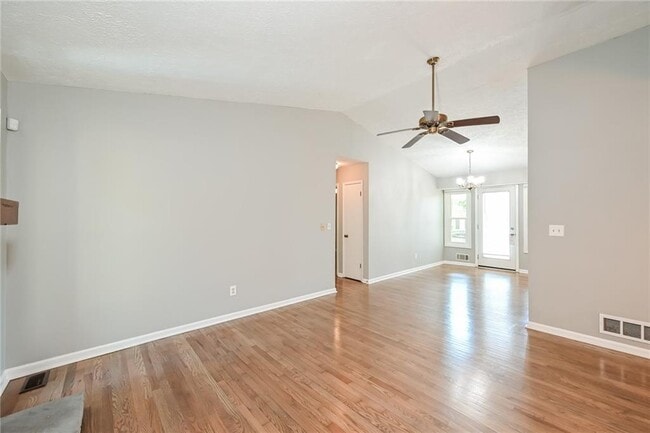 Photo - 3039 Jonathan Ct SW