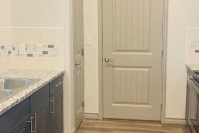 Photo - Mariposa Gardens