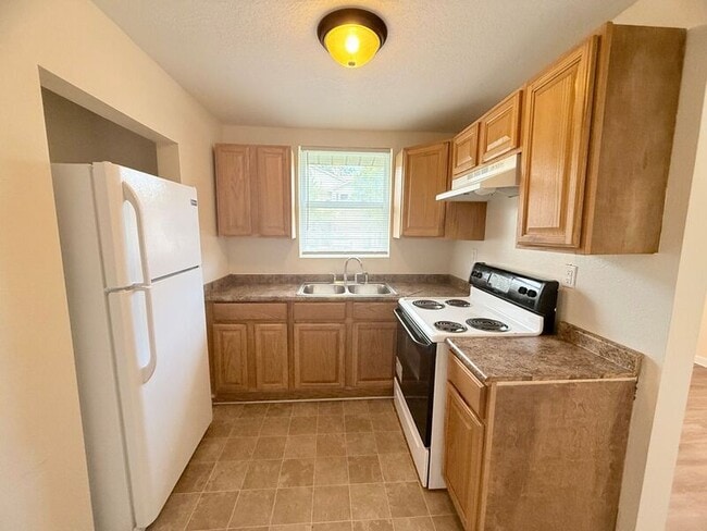 Photo - 1300 W Intendencia St