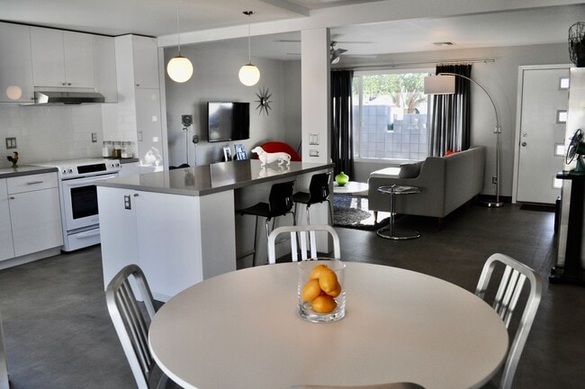 Photo - Scottsdale 2 bed 2 Bath Home - With a Pool!!!