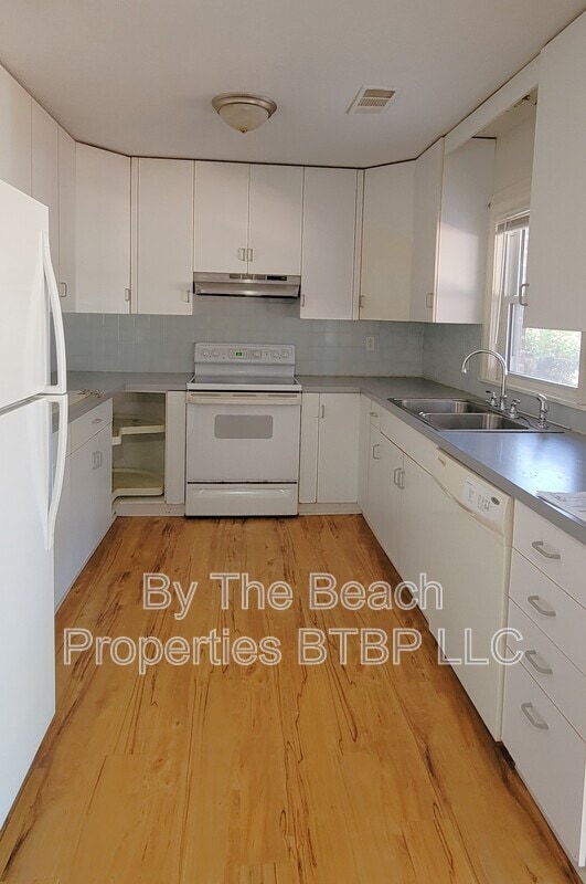 Photo - 1702 Wandering Way