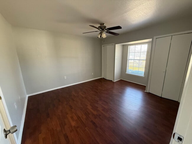 Photo - 1209 Shady Ln