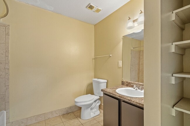 Photo - 5th Avenue Apartments