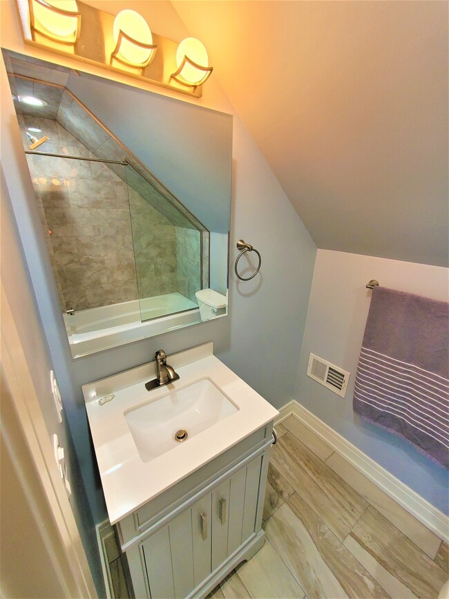 Photo - 5052 W Sunnyside Ave Unit 3