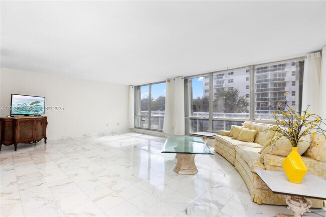 Building Photo - 2751 S Ocean Dr Unit 208S