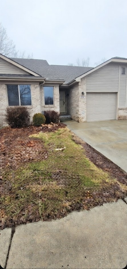 Building Photo - 3167 E 11 Mile Rd