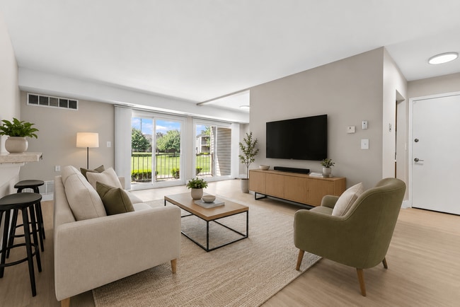 Photo - Sunnymede Apartments - Troy, MI