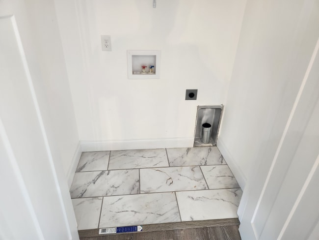 Photo - 240 Grand Oak Ln