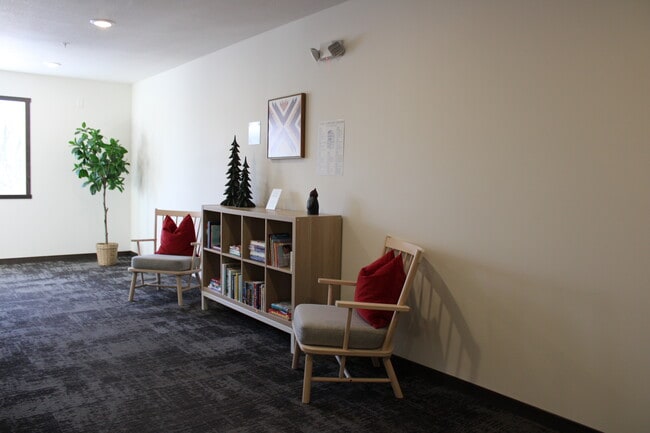 Biblioteca comunitaria - Olinda Trail Apartments