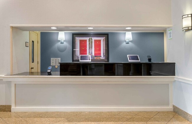 Furnished Studio-Indianapolis - Airport - W. Southern Ave.