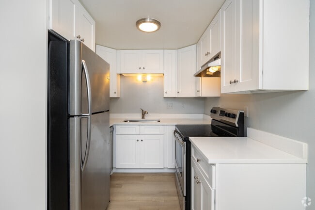1BR, 1BA - 1,009SF - Kitchen