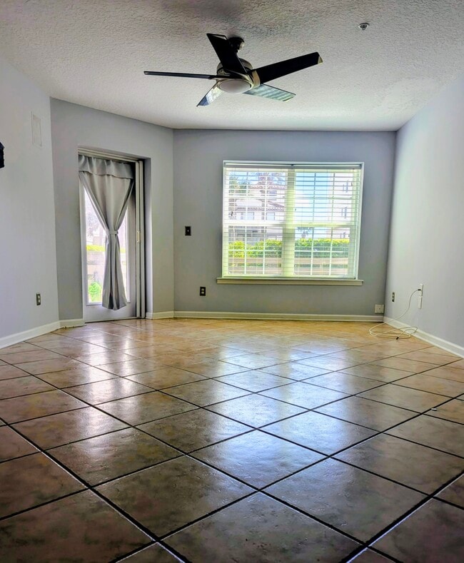 Photo - 374 1st St S Unidad 374