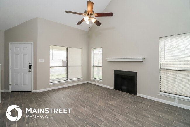 Photo - 1516 Lincolnshire Way