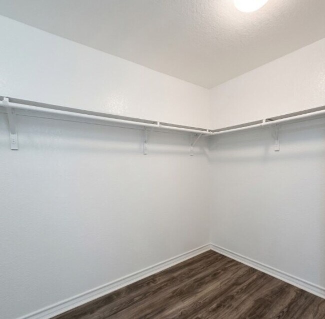 Photo - AVAILABLE NOW; APPLY TODAY ON OUR WEBSITE!!! 2 WEEKS FREE!