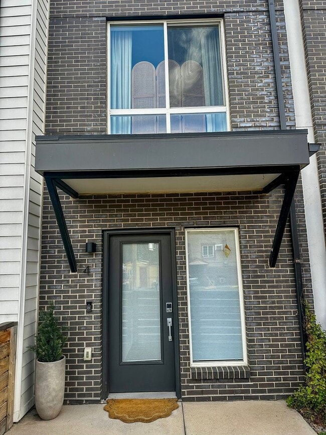 Building Photo - Charming 2BR Townhome in Denver