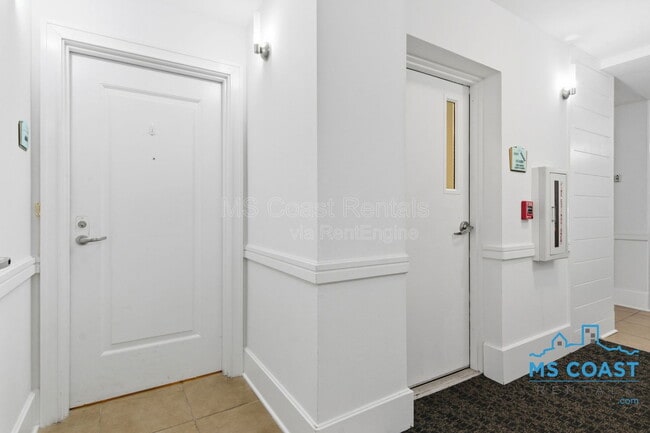 Building Photo - 2060 Beach Blvd Unit 604