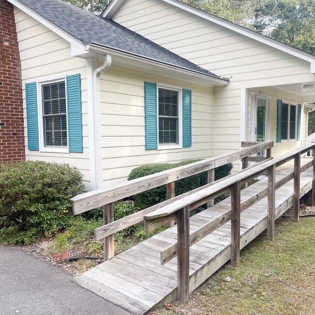 Photo - 1906 Sutphin Dr