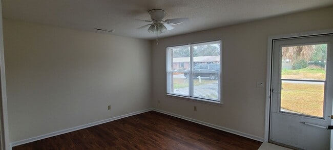Photo - 4 Bedroom home near Summerville High School- (NOT Section 8 approved)