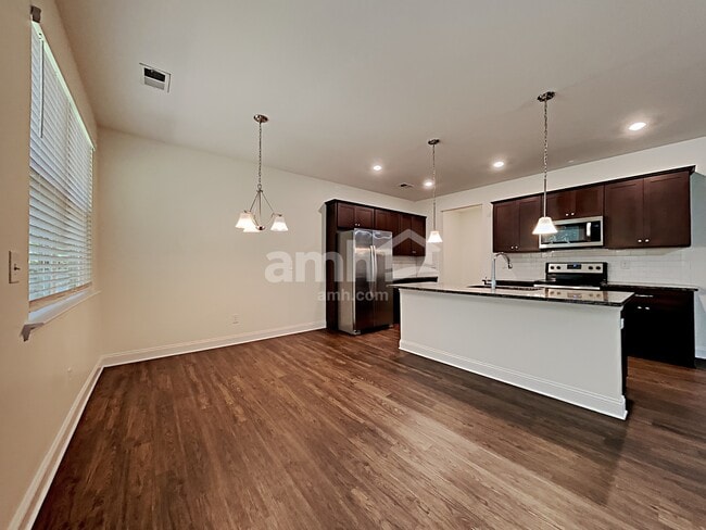 Photo - 136 Cobblestone Dr