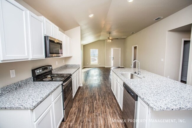 Photo - 2035 Kenwood Ave