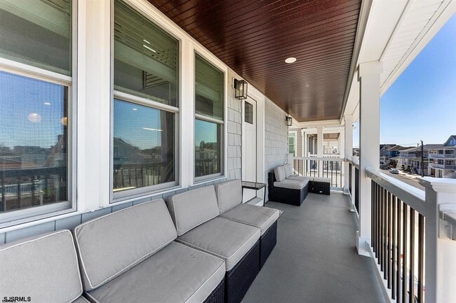 Photo - 21 N Wyoming Ave Unidad B