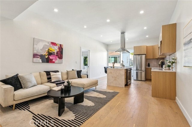 Building Photo - 1824 Fairburn Ave Unit 403 Rental